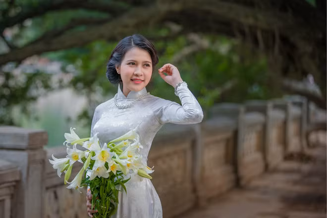 Cô bạn nữ sinh 9X cho biết, cô rất thích thiên nhiên Việt Nam, điều đặc biệt hơn cả là khí hậu ở miền Bắc có bốn mùa rất khác lạ so với Lào.