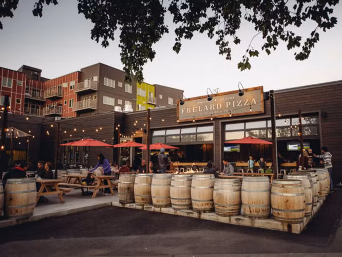 Frelard, Seattle, Washington: Seattle được biết đến là một trong những thành phố tuyệt vời ở Mỹ, đặc biệt là khu Frelard nằm sát cạnh; nơi đây hút hồn du khách bởi những chiếc bánh độc đáo, ngon miệng.