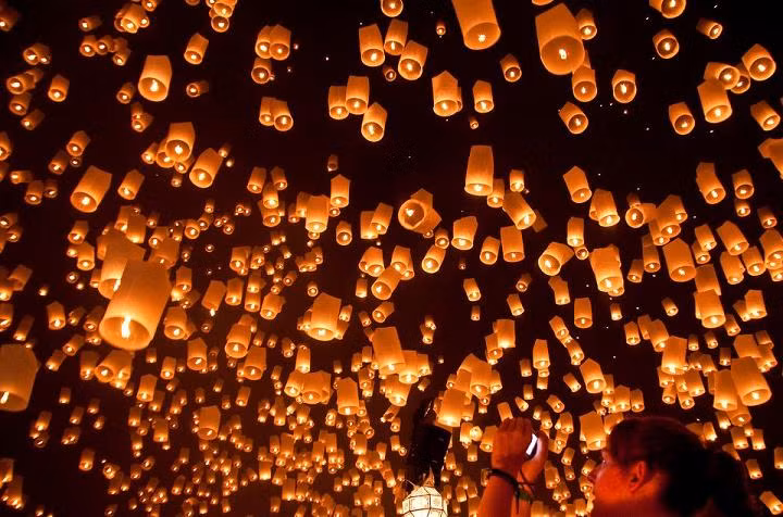 Vào ngày này, trẻ em sẽ tham gia nhiều hoạt động thú vị như rước đèn, ca hát, phá cỗ, ngắm trăng...