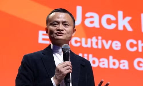 Jack Ma: “Se luon co nguoi ghet du ban dung hay sai”