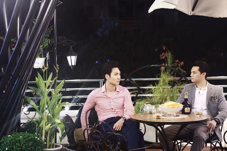 Năm 2016, Anh Dũng tham gia đóng bộ phim truyền hình “Tuổi thanh xuân 2”. Nam diễn viên trẻ đã đảm nhận một vai phụ. Đó là Nam - bạn thân của giám đốc Phong (Mạnh Trường). Ảnh: FBNV