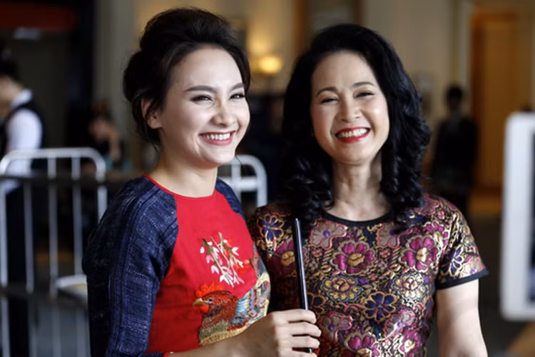 Bảo Thanh từng chia sẻ, tham gia đóng “Sống chung với mẹ chồng”, cô đã nhờ nghệ sĩ Lan Hương chỉ dẫn thêm để có giọng nói chuẩn. Ảnh: Thể thao văn hóa