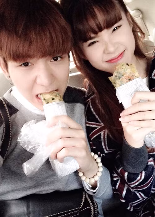 Ở đời thường, Khởi My và Kelvin Khánh cũng vô cùng thân thiết. Các fans của Khởi My và Kelvin Khánh đều biết trên trang cá nhân, cặp đôi này thường xuyên chia sẻ hình ảnh thân thiết bên nhau mỗi lúc gặp gỡ. Ảnh: FBNV