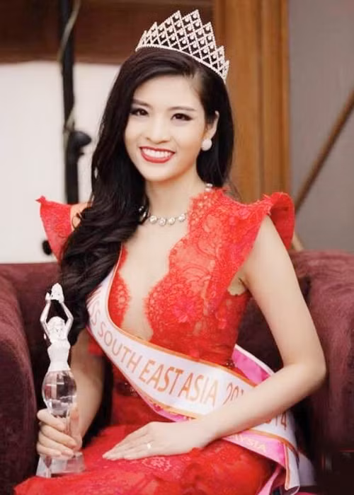 Phan Hoàng Thu chấp nhận việc xử phạt hành chính 15 triệu đồng. Người đẹp sinh năm 1990 cũng phân trần lý do không xin phép Cục Nghệ thuật Biểu diễn là do nhận lời mời quá gấp nên không kịp làm thủ tục. Ảnh: Vietnamnet