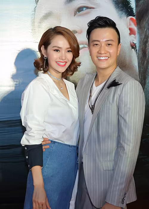 Gần đây, trước ồn ào Minh Hằng - Hồ Ngọc Hà, Lương Mạnh Hải không ngại công khai đứng về phía Minh Hằng. “Người ta ở bên nhau được thì mình cũng ở bên nhau được em nhé. Chơi với bạn thì phải bênh bạn”, nam diễn viên viết. Ảnh: Tiền Phong