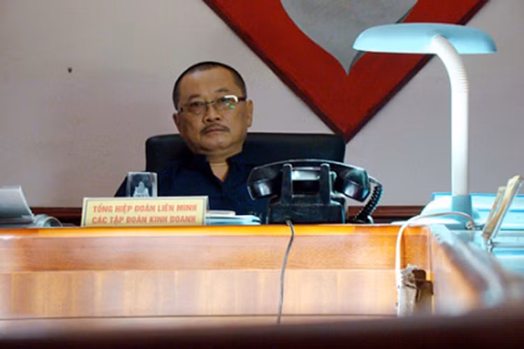 Đóng đinh vai phản diện, nam nghệ sĩ từng đùa rằng: “Thèm được đóng vai lương thiện mà cũng không cho” mỗi khi đạo diễn đưa kịch bản. Ảnh: Vietnamnet