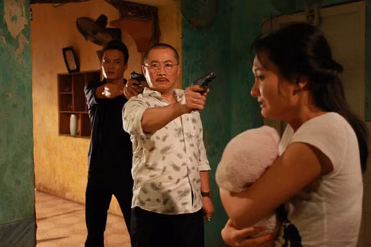 Quá trình tham gia bộ phim “Giọt nước rơi”, nghệ sĩ Trần Đức cảm thấy việc khó khăn nhất là nhân vật phải hút thuốc trong khi ông lại không thể. Ảnh: Petrotimes