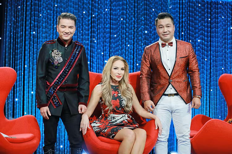 Ngoài là diễn viên, Lý Hùng còn từng được biết đến với vai trò ca sĩ. Chính vì thế, anh cho biết mình sẽ khá khắt khe cho điểm thí sinh trên cả hai tiêu chí giọng hát và cách biểu diễn.