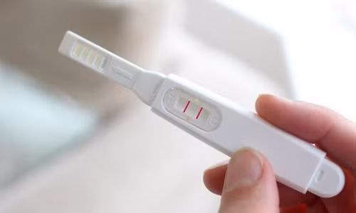 Que thử thai báo hai vạch chưa chắc bạn đã có bầu Que thu thai bao hai vach chua chac ban da co bau