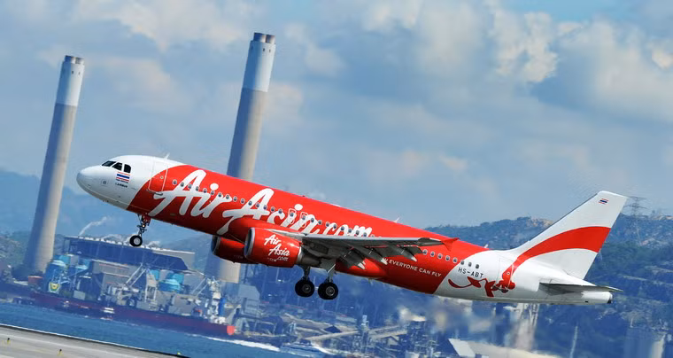 Năm 2004, công ty "chị em" của AirAsia là Thai Air Asia được thành lập ở Thái Lan trên cở sở liên doanh giữa Air Asia với Asia Aviation của Thái Lan. Các công ty tương tự được lập ở Indonesia, Philippines, Ấn Độ, Nhật Bản... các năm sau đó.