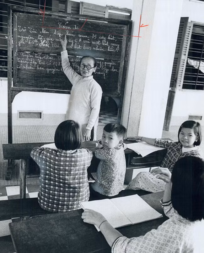 Những em bé trên 6 tuổi sẽ được đi học tại một lớp mở trong cô nhi viện.