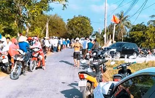 Bi “dao chich” tan cong, chu nha va ke trom cung tu vong