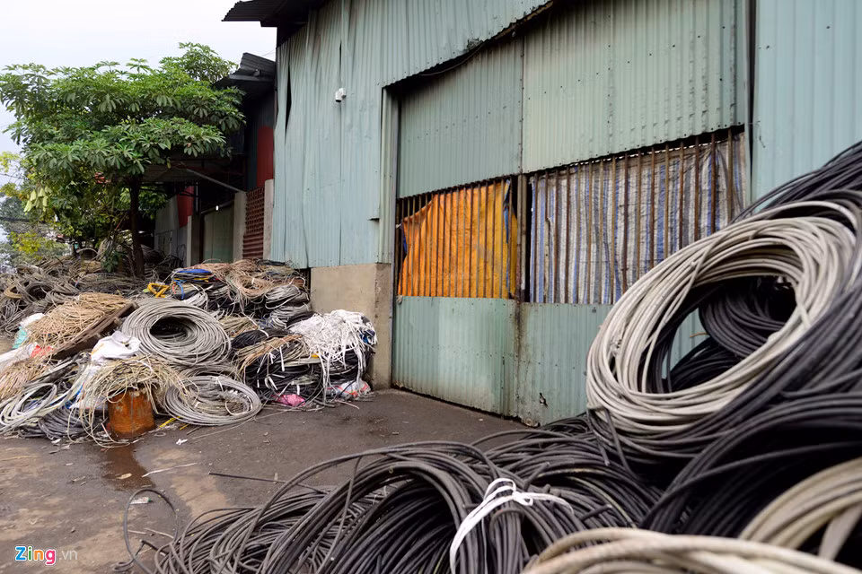 Các xưởng cơ khí, thu mua phế liệu... bắt đầu đóng cửa im lìm sau sự cố nghiêm trọng khiến hai người chết.