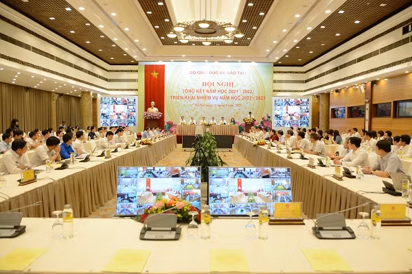 Bo GD&DT phai ra soat, chu dong de xuat cac co che hoc phi