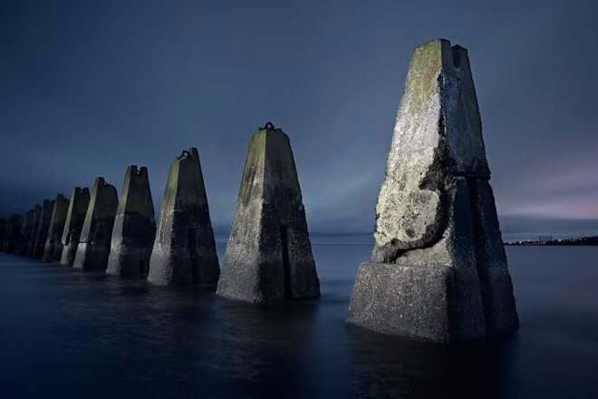 Rào chắn trên biển tại Scotland để chống tàu ngầm Đức.