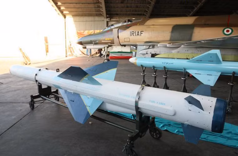 Không quân Cộng hòa Hồi giáo Iran (IRIAF) sẽ tích hợp tên lửa chống hạm Nasr (dịch ra là "chiến thắng" lên máy bay tiêm kích F-14 do Mỹ phát triển. Thông tin này được tiết lộ bởi Phó tư lệnh IRIAF Aziz Nasirzadeh trong cuộc phỏng vấn trên kênh truyền hình Press TV.