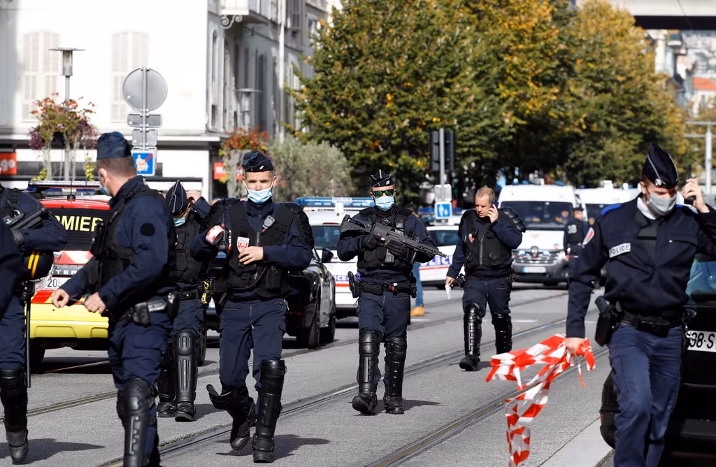 Tổng thống Pháp Emmanuel Macron khẳng định nước này đang nỗ lực chống lại những hành vi bạo lực của lực lượng ủng hộ Hồi giáo cực đoan.