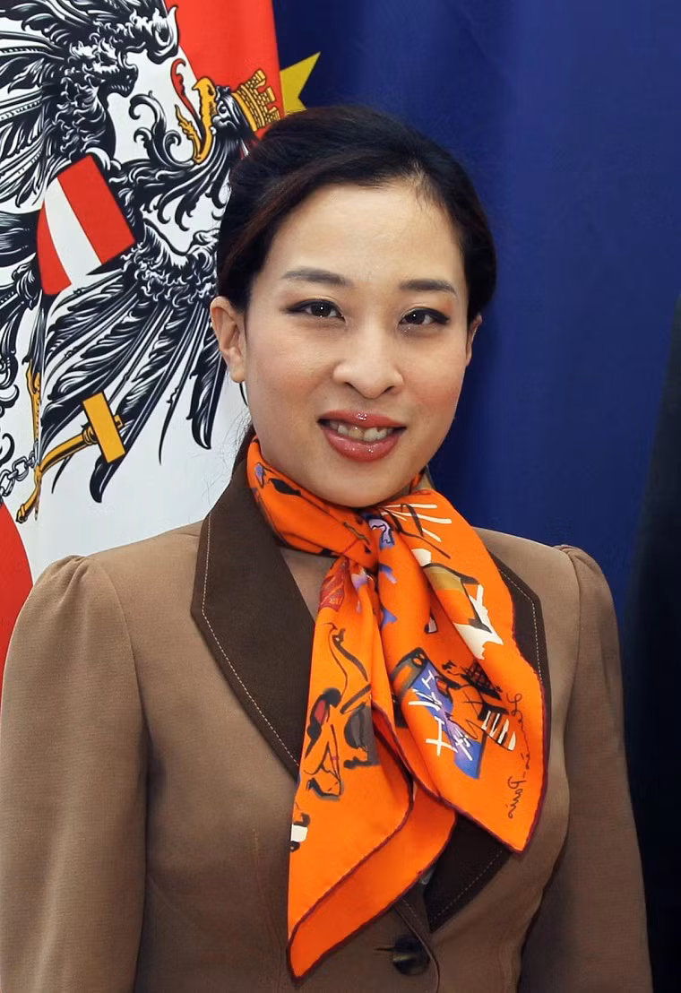 Công chúa Bajrakitiyabha sinh năm 1978 tại Bangkok, là con gái cả của Quốc vương Thái Lan Maha Vajiralongkorn. Cô từng có thời gian học cấp hai tại Heathfield ở Ascot, Anh. Ảnh: Wikipedia.