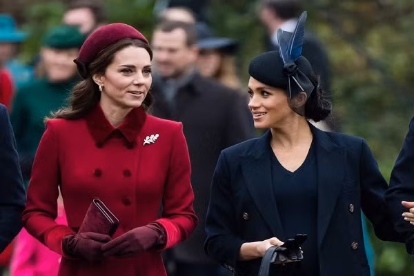 Xich mich trong Hoang gia Anh: Chi em dau Kate-Meghan 