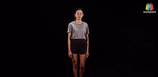 ‘Let Me In' là chương trình về thay đổi diện mạo nổi tiếng của Hàn Quốc. Chương trình còn được nhận rộng ra một số nước châu Á, trong đó có Việt Nam. Mới đây, phiên bản Thái Lan có tên ‘Let Me In Thailand' khi lên sóng đã gây bão dư luận khi công bố màn lột xác khó tin của nhiều nhân vật, trong đó nổi bật là cô gái hàm lệch.