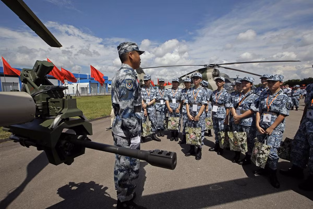 Điều này được cho là một trong những nguyên nhân khiến chính quyền Bắc Kinh phải "chùn tay" không dám can thiệp quá mạnh vào Hong Kong vì ở thời điểm hiện tại, khi mà Trung Quốc đang bị Mỹ áp đảo trong cuộc chiến tranh kinh tế thì Hong Kong là một trong những cánh cừa duy nhất để kinh tế Trung Quốc tiếp cận được với nguồn tiền của nước ngoài. Nguồn ảnh: Garrison.