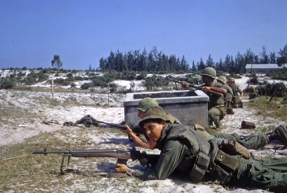 Cụ thể, chỉ tính riêng trong năm 1968 Mỹ đã có 16.592 lính thiệt mạng trên chiến trường Việt Nam, phần lớn trong số này thiệt mạng khi giao tranh với quân giải phóng và chỉ có một số lượng rất nhỏ thiệt mạng do bệnh tật. Nguồn ảnh: TheArchive.
