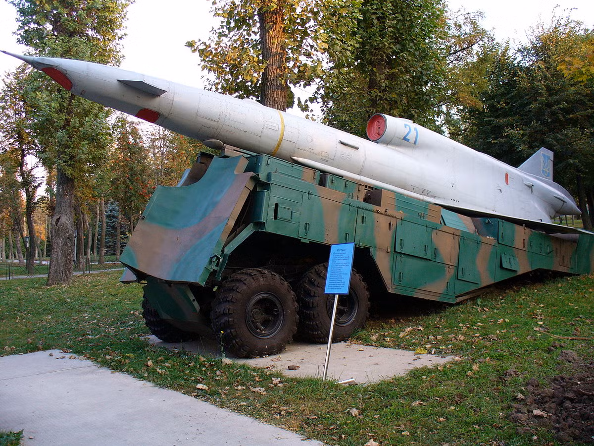 Tu-141 được thiết kế để trở thành máy bay do thám phản lực không người lái tầm trung - tầm bay của nó tối đa đạt khoảng 1000 km tuỳ điều kiện thời tiết và phù hợp với địa thế của Liên Xô ở châu Âu vào thời điểm này.