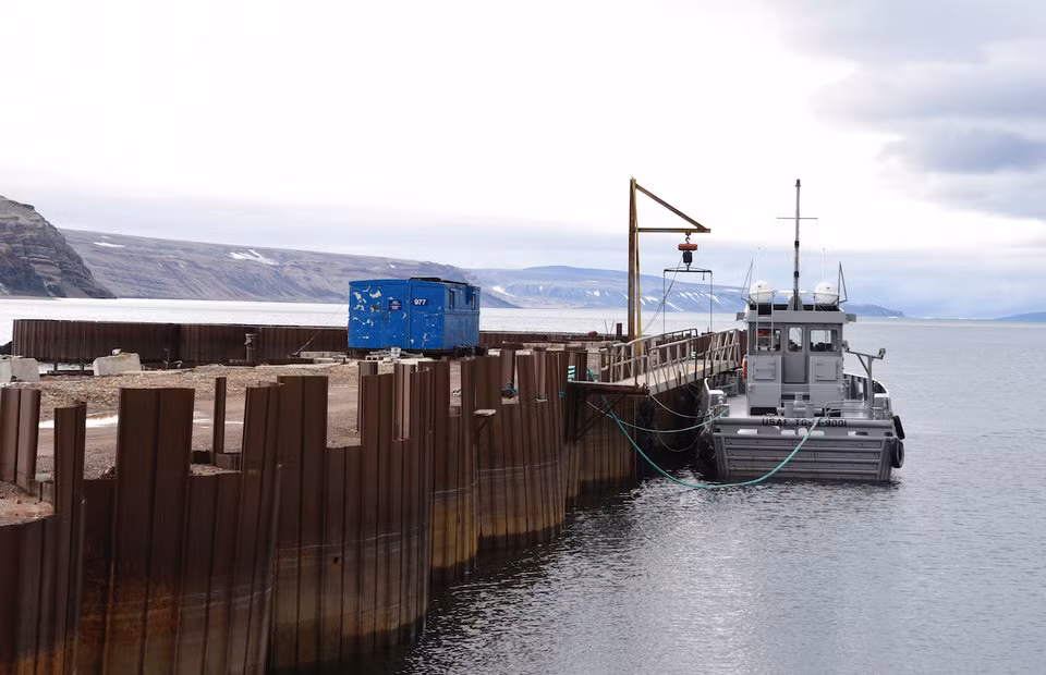 Tàu được đóng quân ở khu vực Greenland cách Bắc Cực khoảng 1200 km và có nhiệm vụ chính là kéo các tàu hậu cần, tàu vận tải khi các tàu này tiếp cận với vùng biển Greenland để tiếp tế cho căn cứ Không quân của Mỹ tại đây. Nguồn ảnh: BI.