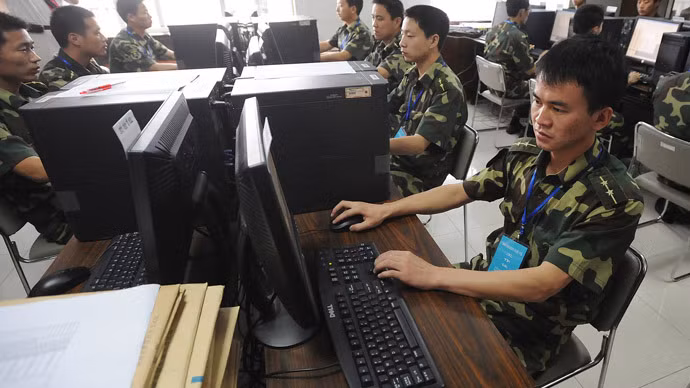 Với những thứ không thể mua được bằng tiền, Quân đội Trung Quốc có hẳn những lực lượng chuyên trách, chịu trách nhiệm tấn công mạng hoặc thậm chí là tấn công vào dữ liệu được đặt trong các máy chủ bảo mật bậc nhất thế giới. Nguồn ảnh: BI.