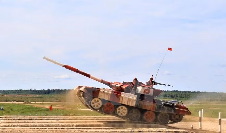 Trận chung kết nhánh dưới của giải Tank Biathlon 2019 đã kết thúc vào chiều hôm qua ngày 15/8 theo giờ Việt Nam. Kết thúc trận chung kết, đội tuyển Việt Nam xếp ở vị trí thứ hai sau Uzbekistan với thành tích 2 giờ 24 phút 25 giây. Nguồn ảnh: Armygames2019.