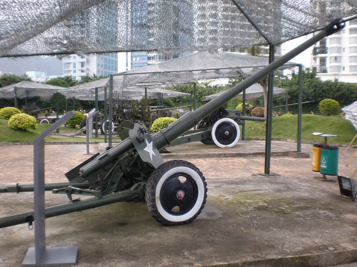 D-44 là loại pháo kéo nòng dài được Liên Xô sản xuất từ năm 1944 và được sử dụng trong giai đoạn cuối Chiến tranh Thế giới thứ hai. Loại pháo này được ra đời để thay thế cho khẩu pháo kéo nòng dài cỡ nòng 76mm ra đời từ năm 1942 trước đó. Nguồn ảnh: Military-today.