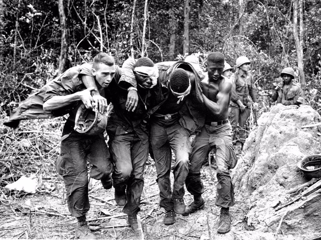 Tới Chiến tranh Việt Nam, binh lính Mỹ lại một lần nữa mắc phải hội chứng này với số lượng rất lớn. Quân đội Mỹ liệt những người mắc "hội chứng chiến tranh" vào danh sách thương binh như những người lính bị thương về mặt thể chất thông thường khác. Nguồn ảnh: VWM.