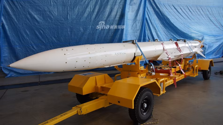 Trang mạng Sina cho rằng tên lửa này là mối đe dọa đối với tàu sân bay Trung Quốc cũng như các chiến hạm khác của nước này. Nguồn ảnh: Sina.