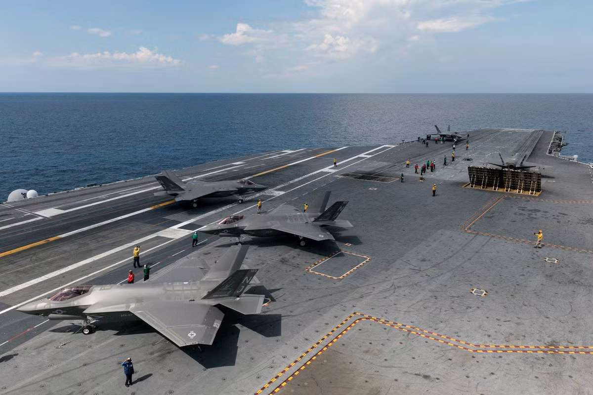 VFA-147 đã trở thành phi đội tiêm kích trên hạm đầu tiên của Hải quân Mỹ chuyển loại thành công từ tiêm kích F/A-18 E/F Super Hornet sang F-35C. Ảnh: Military Armed Force.