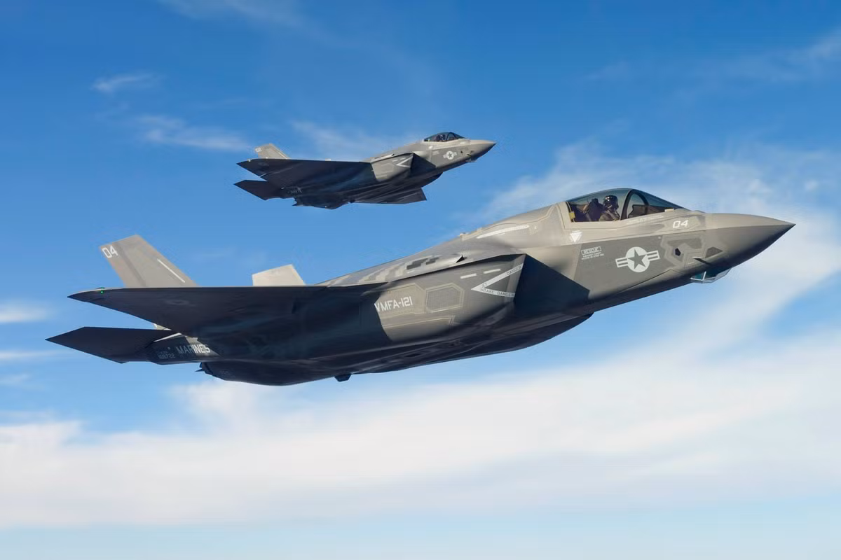 Tương tự phiên bản F-35A và F-35B, F-35C cũng gặp phải nhiều vấn đề kỹ thuật khi thử nghiệm trên tàu sân bay. Động cơ máy bay phát sinh nhiều nhiệt hơn so với trước, lớp sơn tàng hình cần kỹ thuật sửa chữa mới. Ảnh: Military Armed Force.