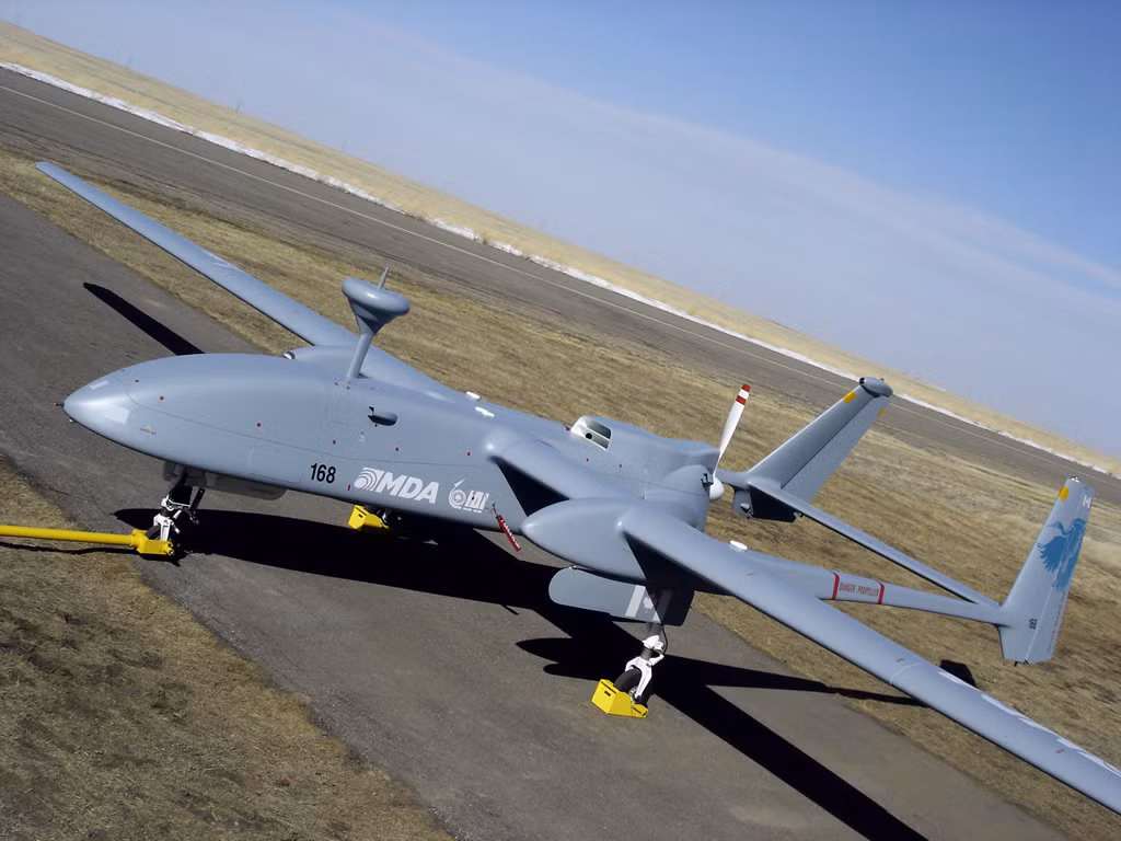 UAV Heron 1 là loại máy bay trinh sát không người lái tầm xa được phát triển bởi Malat, công ty con của IAI. Heron 1 có thời gian hoạt động liên tục đến 52 giờ ở độ cao 10,5 km. Ảnh: Jpost.