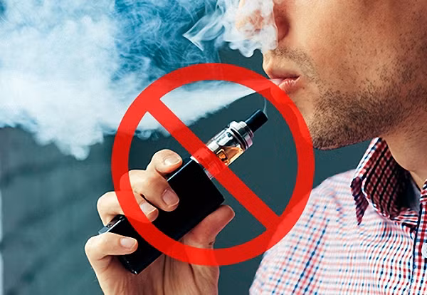 Các ảnh hưởng xấu của thuốc lá điện từ còn bao gồm tăng nguy cơ nghiện nicotine với người đã từng hút và chưa bao giờ hút, tăng nguy cơ động kinh, mắc các bệnh về răng miệng, gây các vụ nổ / bỏng, chấn thương, gãy xương...