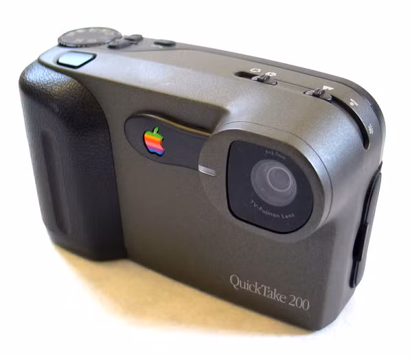 Apple QuickTake là một trong những chiếc máy ảnh kĩ thuật số đầu tiên được phổ biến rộng rãi đến với người tiêu dùng.