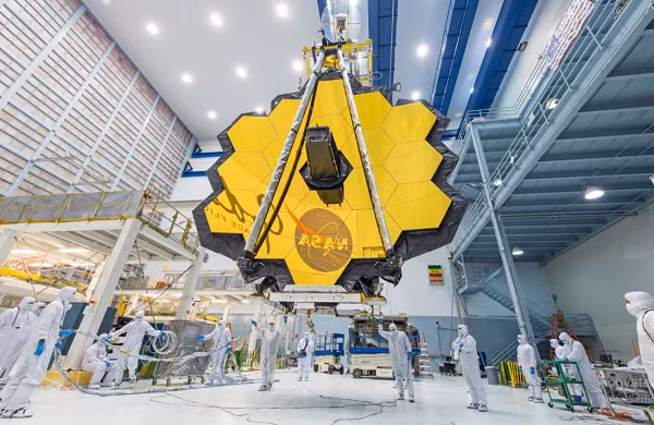  James Webb là sự bổ sung của kính viễn vọng Hubble trước đó, đồng thời là chiếc kính viễn vọng không gian mạnh nhất từng được chế tạo của NASA.
