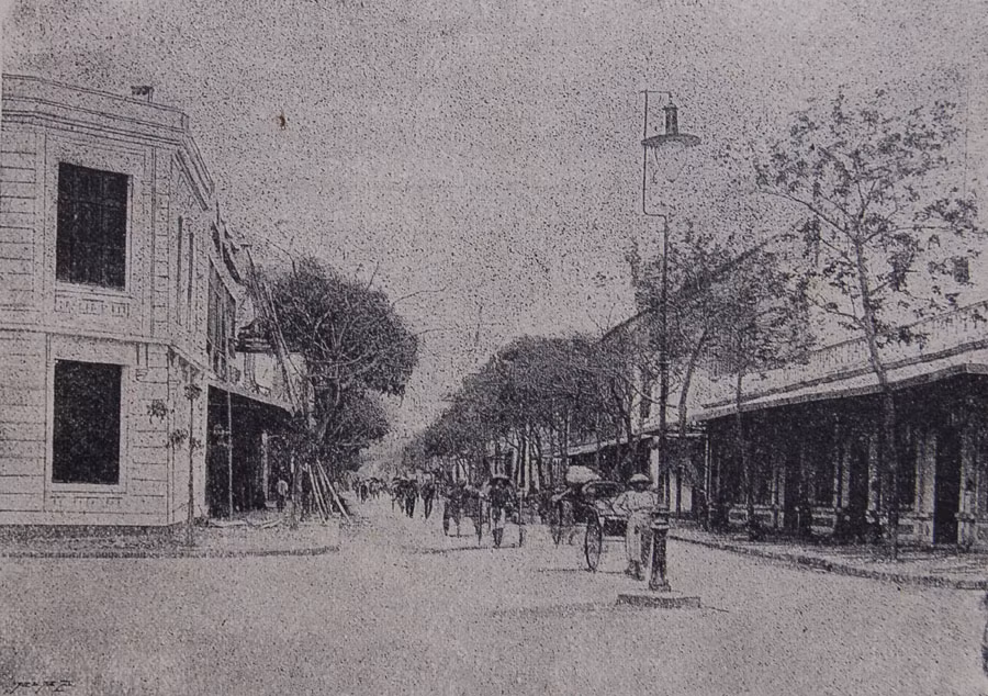 Phố Paul Bert (Tràng Tiền) ở Hà Nội.