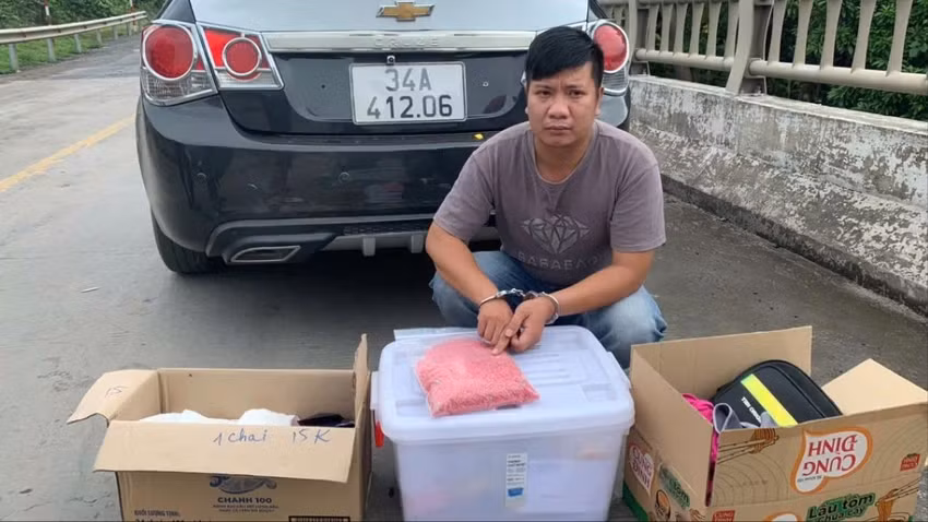 Quảng Trị: Bắt giữ đối tượng vận chuyển 12.000 viên ma tuý Quang Tri: Bat giu doi tuong van chuyen 12.000 vien ma tuy 
