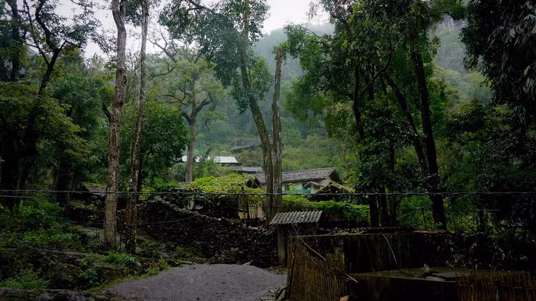 Ngoi lang ‘3 khong’ nghin tuoi an minh trong may o Ha Giang-Hinh-2