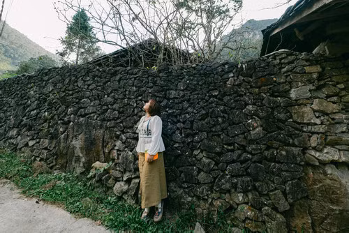 Ngoi lang ‘3 khong’ nghin tuoi an minh trong may o Ha Giang-Hinh-4