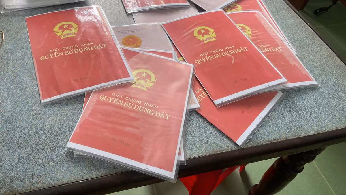 Hiện, Công an huyện Hòa Vang vẫn đang tìm thêm các bị hại của Đỗ Thị Yến Ly, mọi thông tin liên lạc đến Điều tra viên, Phó Đội trưởng Đội Cảnh sát hình sự, Thiếu tá Lê Trần Bá Đức, SĐT 0905.353.194.