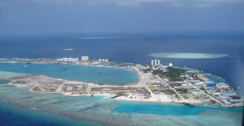 Chết sốc với hòn đảo toàn rác phía sau thiên đường Maldives - Hình 2 Chet soc voi hon dao toan rac phia sau thien duong Maldives-Hinh-2