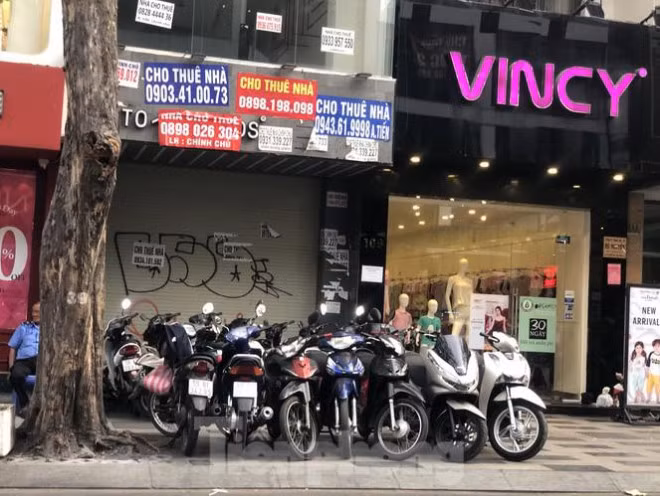 Kinh doanh ế ẩm, quán xá ở Sài Gòn thi nhau dẹp tiệm - Hình 5 Kinh doanh e am, quan xa o Sai Gon thi nhau dep tiem-Hinh-5
