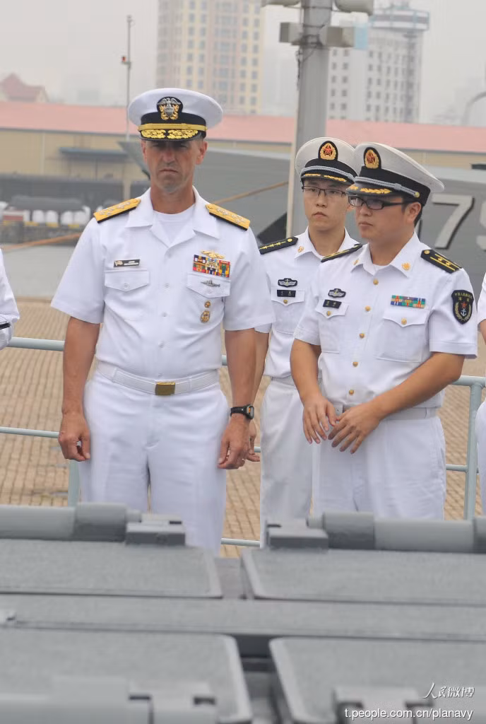 Cũng trong chuyến thăm lần này, ông Richardson sẽ có cuộc gặp trực tiếp đầu tiên với Tư lệnh Hải quân Trung Quốc, Thượng tướng Ngô Thắng Lợi. Trước đây, hai người chỉ có 3 cuộc thảo luận gián tiếp qua điện thoại và video call.