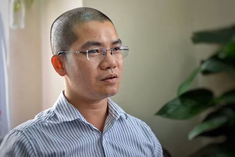 Với phương thức, thủ đoạn tinh vi, núp bóng dưới hoạt động kinh doanh bất động sản để lừa đảo, chiếm đoạt tài sản thông qua hình thức huy động vốn theo phương thức đa cấp (sử dụng đất nền trong dự án “ma” làm mồi nhử), Nguyễn Thái Luyện cùng đồng phạm đã chiếm đoạt hơn 2.264 tỷ đồng của 4.316 khách hàng. 