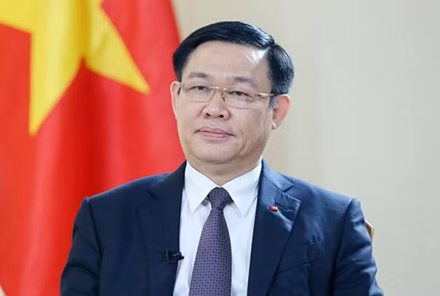 Ong Vuong Dinh Hue duoc gioi thieu lam Chu tich Quoc hoi