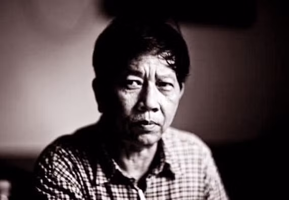  Nhà văn Nguyễn Huy Thiệp, tác giả “Tướng về hưu” đã qua đời vào 16h30 ngày 20/3. Nhà văn Nguyễn Huy Thiệp bị tai biến từ đầu năm 2020, ông đã rất kiên trì luyện tập để cố gắng phục hồi sức khoẻ nhưng sức cùng, lực kiệt nên ông đã ra đi.